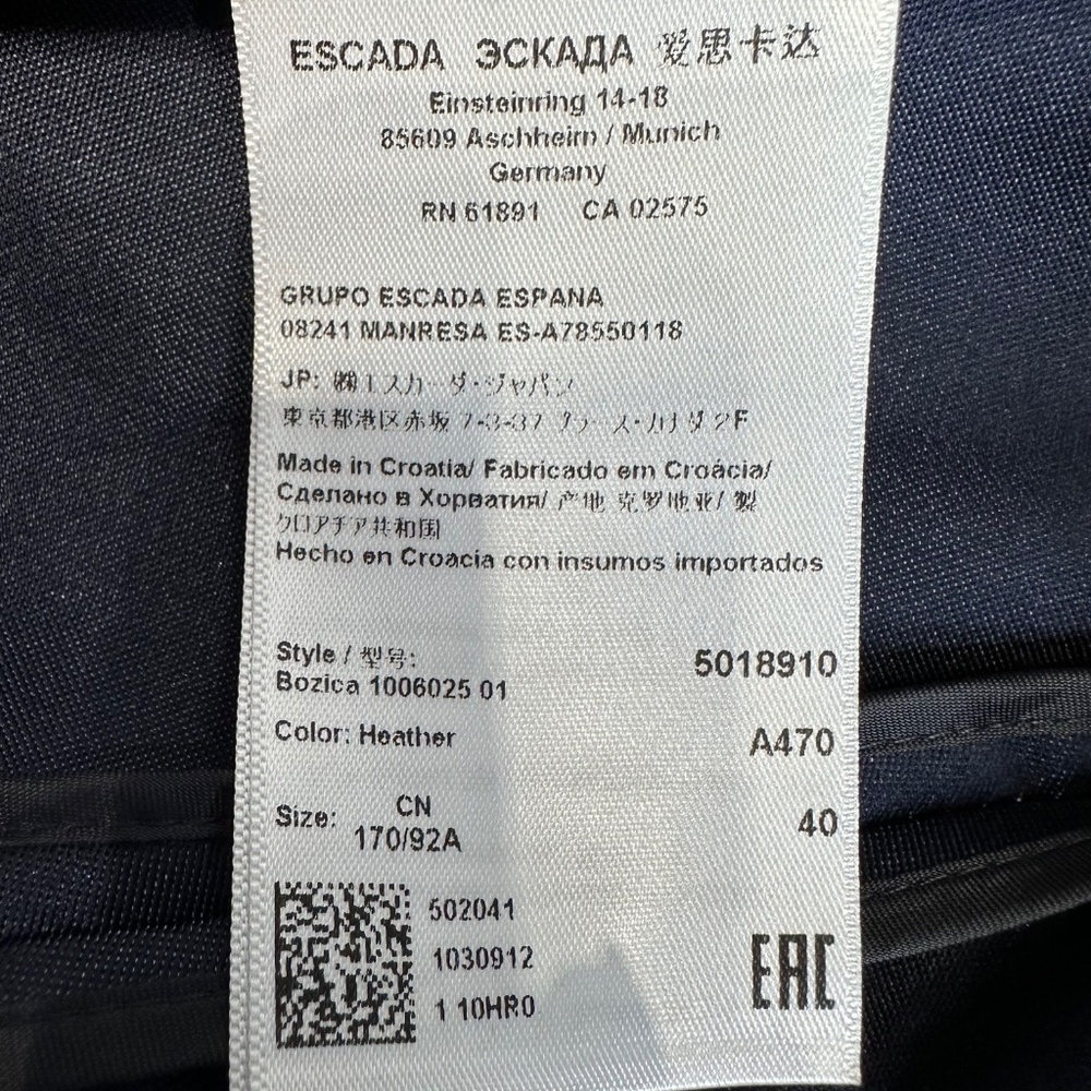 Escada Stylish Colorblock Blazer in Blues. Size 40. Lined. Like new! - Picture 12 of 13